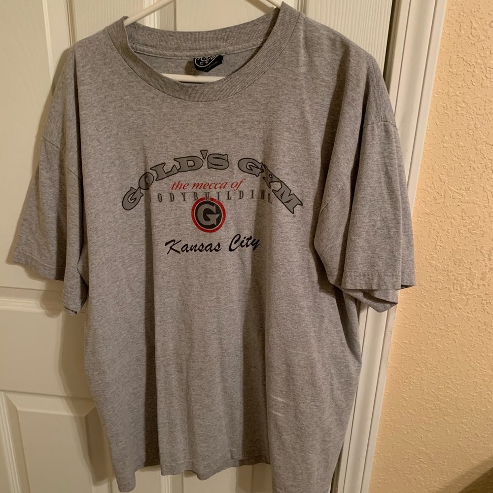 Vintage Gold’s Gym T-Shirt !